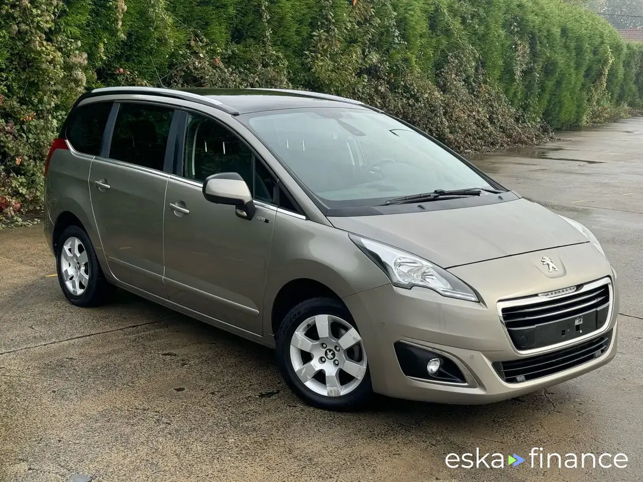 Lízing Hatchback Peugeot 5008 2014