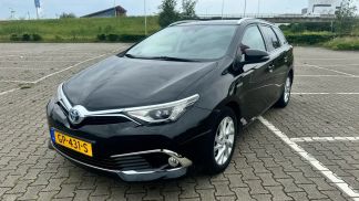 Lízing Hatchback Toyota Auris 2015