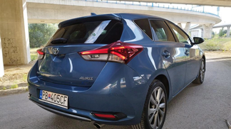 Lízing Hatchback Toyota Auris 2015