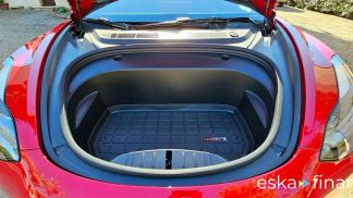Lízing Sedan Tesla Model 3 2022