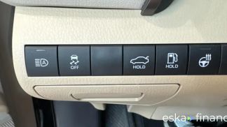 Lízing Sedan Toyota Camry 2023