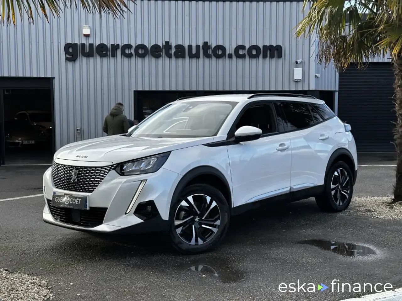Lízing SUV Peugeot E-2008 2021