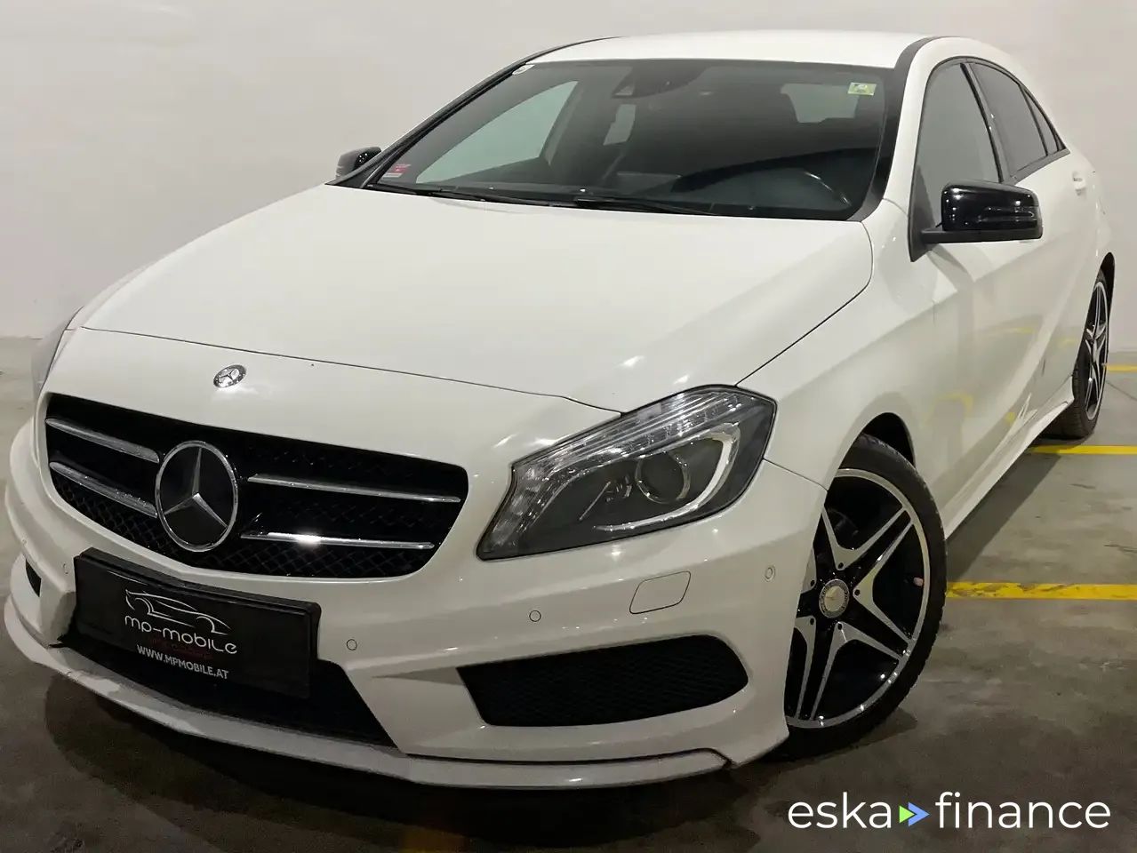 Lízing Hatchback MERCEDES A 220 2013