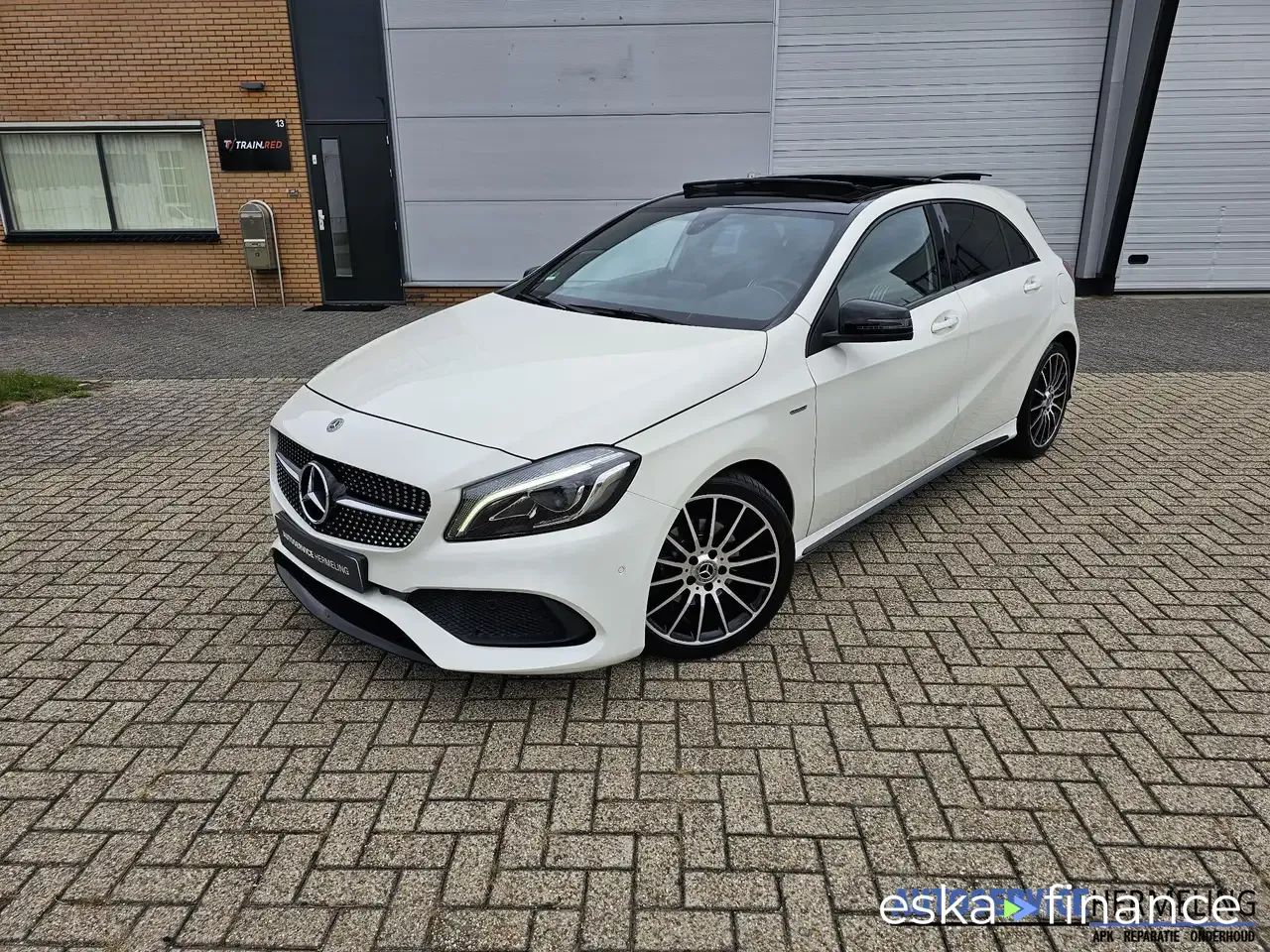 Hatchback MERCEDES A 200 2017