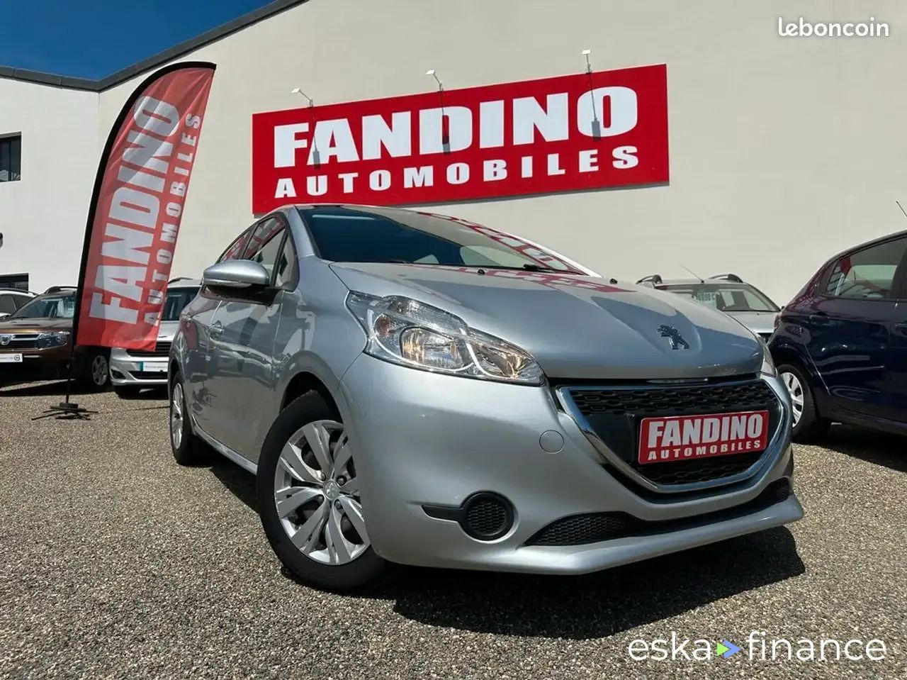 Leasing Hatchback Peugeot 208 2012