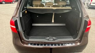 Lízing Hatchback MERCEDES B 180 2015