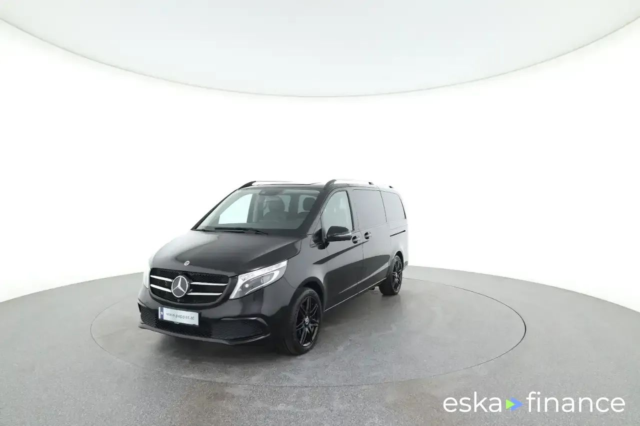 Lízing Hatchback MERCEDES V 300 2021