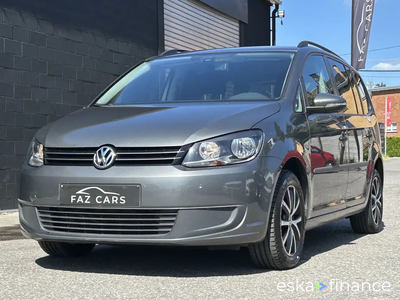 Lízing Hatchback Volkswagen Touran 2015