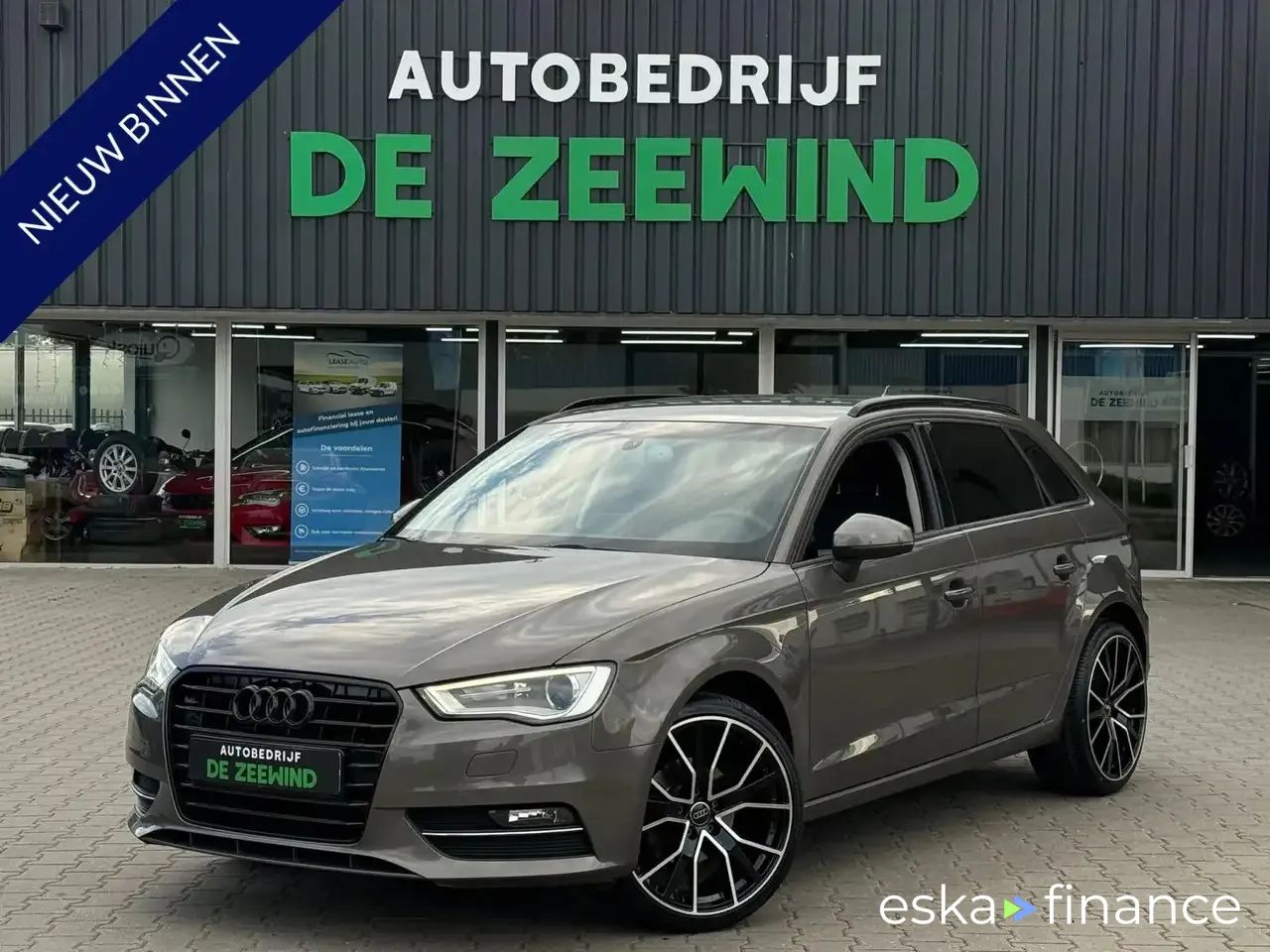 Hatchback Audi A3 2014