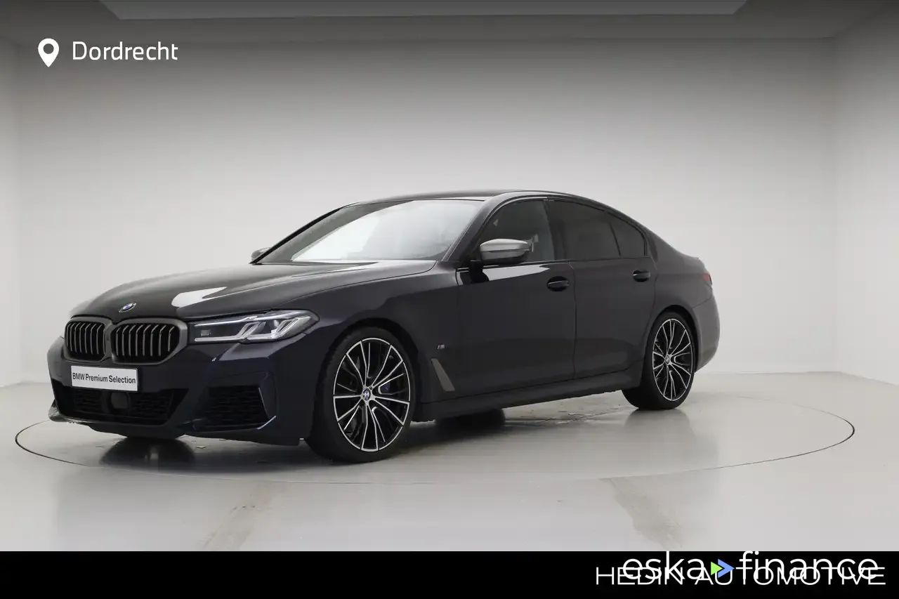 Lízing Sedan BMW M550 2020