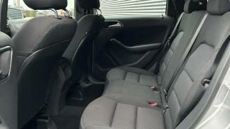 Lízing Hatchback MERCEDES B 180 2012