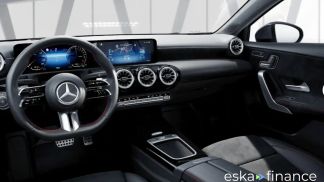 Lízing Sedan MERCEDES A 250 2025