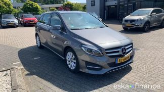 Lízing Hatchback MERCEDES B 180 2018