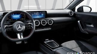 Lízing Sedan MERCEDES A 250 2025