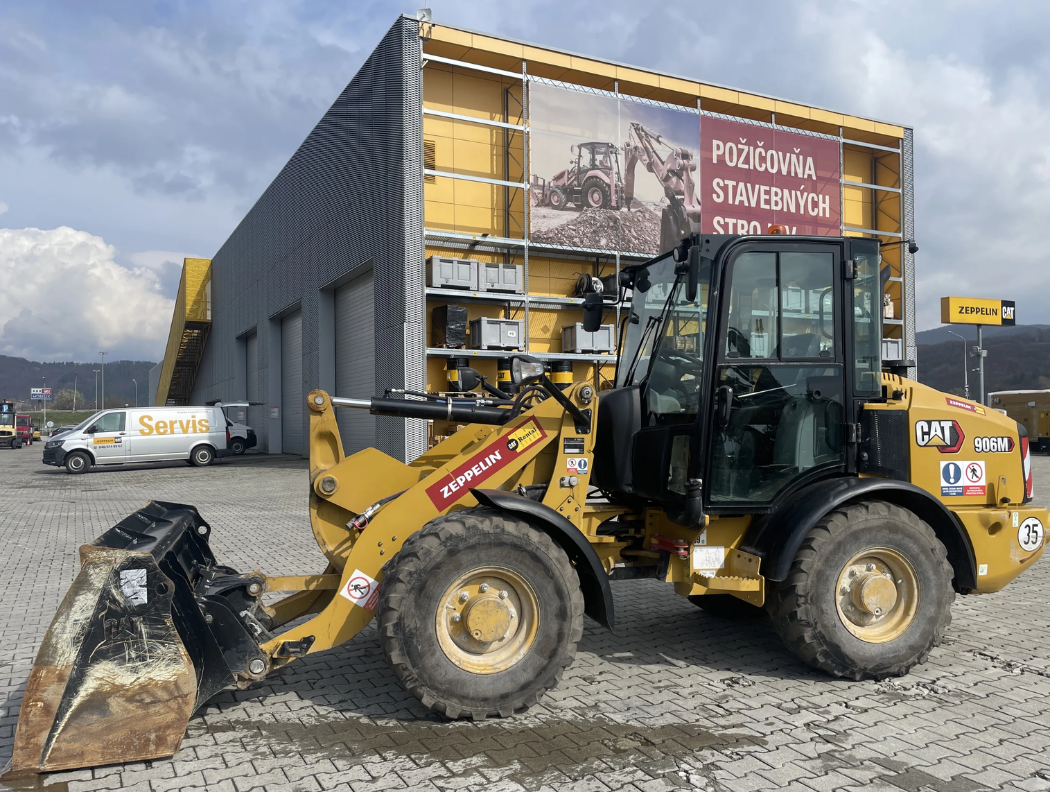 Finansowanie Első rakodó Caterpillar 906M 2022