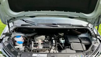 Financování Hatchback Volkswagen Touran 2011