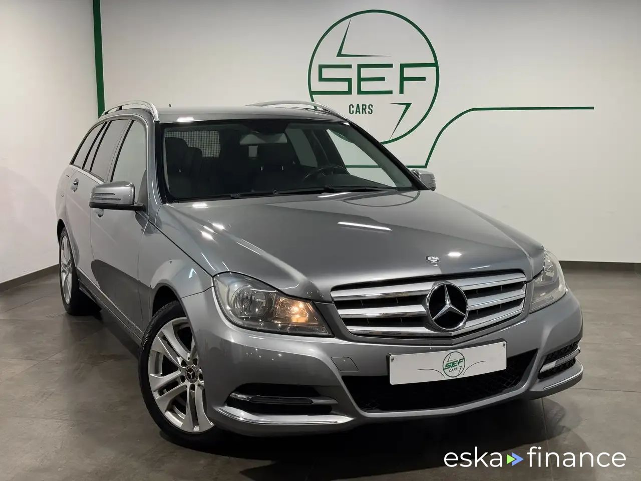 Lízing Kombi MERCEDES C 180 2013