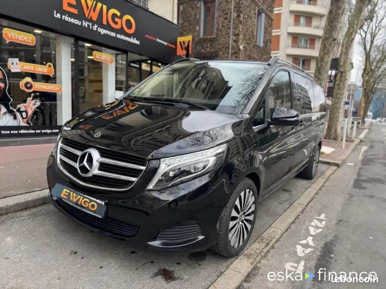 Lízing Hatchback MERCEDES V 2018