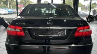 Lízing Sedan MERCEDES E 220 2010