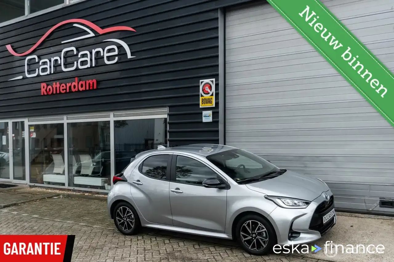 Leasing Hatchback Toyota Yaris 2024