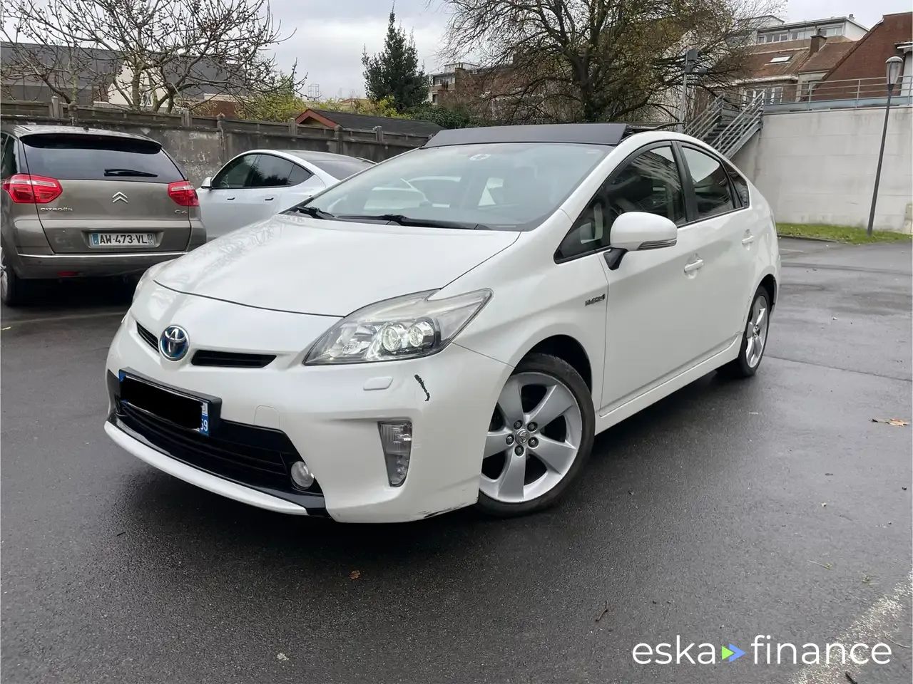 Lízing Sedan Toyota Prius 2012