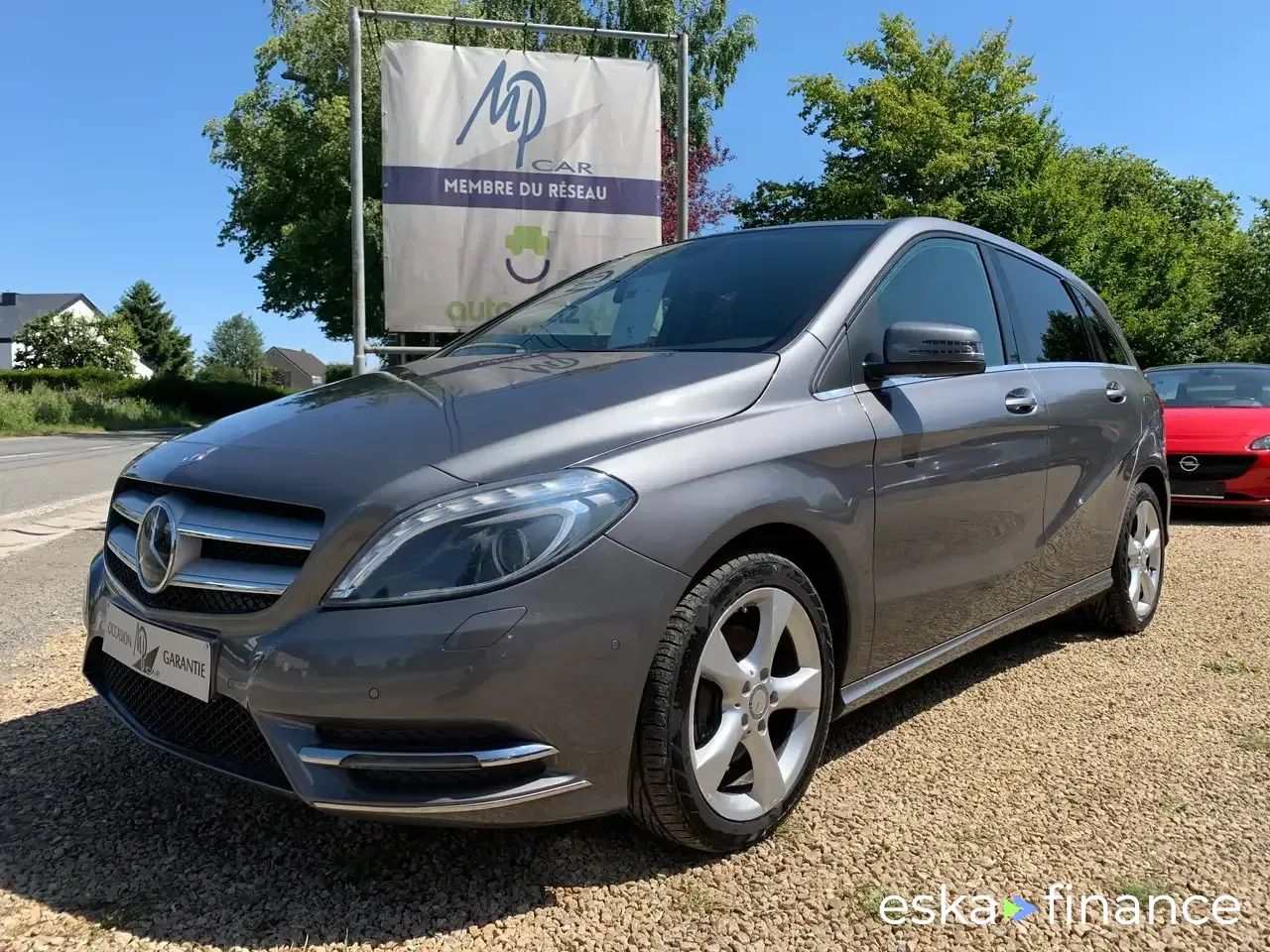 Lízing Hatchback MERCEDES B 200 2014