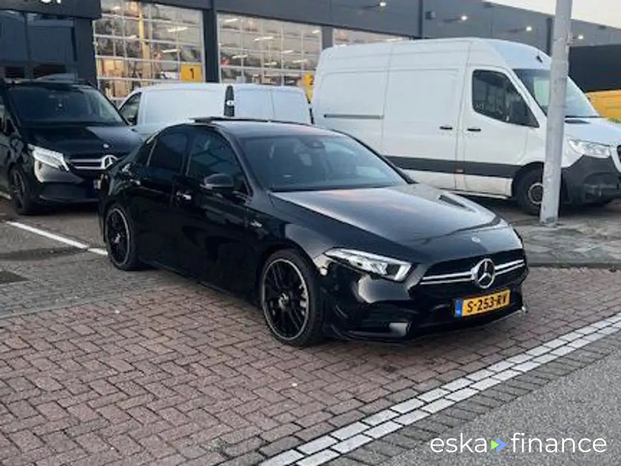 Lízing Sedan MERCEDES A 35 AMG 2020