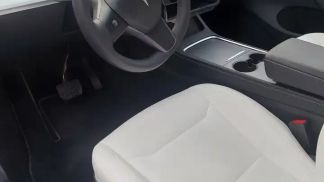 Financování SUV Tesla Model Y 2024