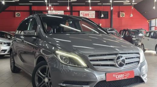 MERCEDES B 180 2014