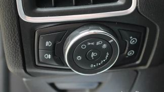 Lízing Sedan Ford Focus 2011
