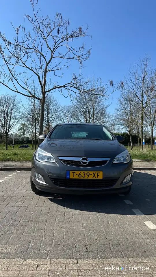 Financování Hatchback Opel Astra 2011