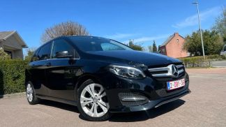Financování Hatchback MERCEDES B 180 2015