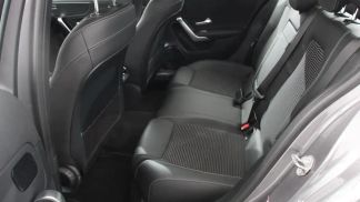 Lízing Sedan MERCEDES A 200 2021