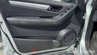 Lízing Hatchback MERCEDES B 180 2011