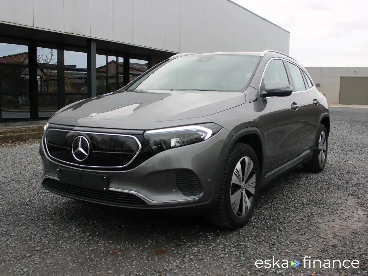 Lízing SUV MERCEDES EQA 2021