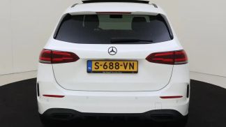 Lízing Hatchback MERCEDES B 250 2021