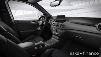 Lízing Hatchback MERCEDES B 180 2018