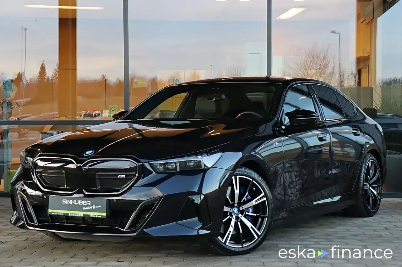 Lízing Sedan BMW I5 2023