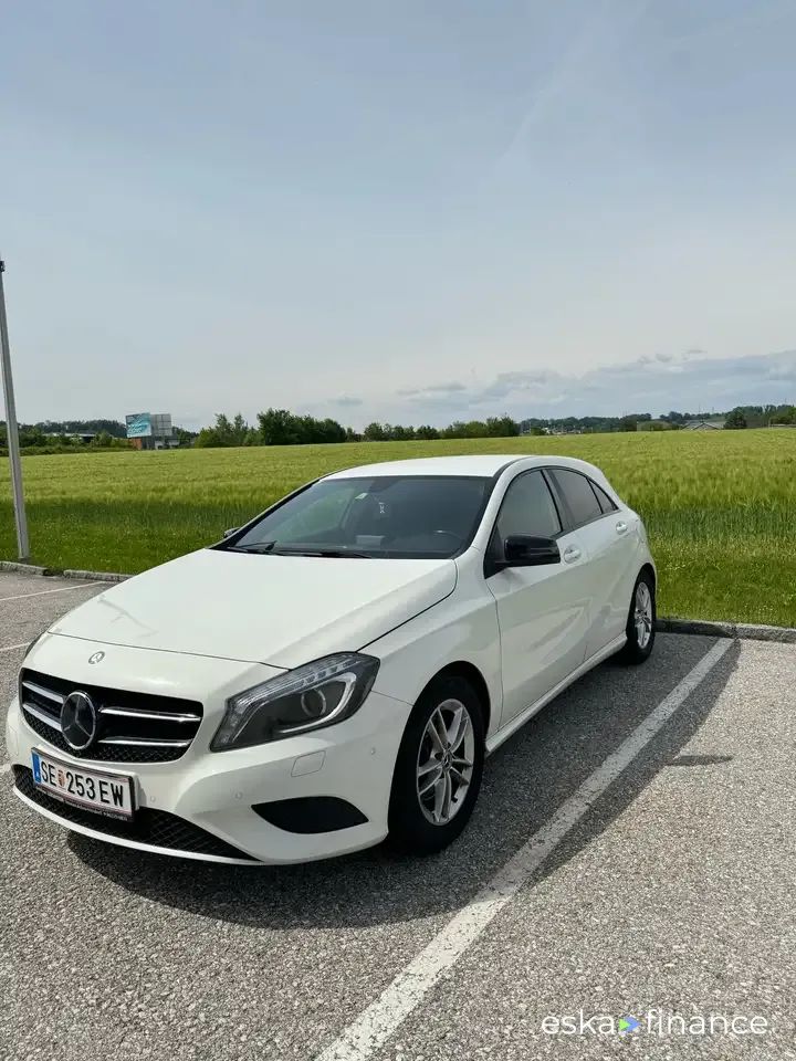 Leasing Hatchback MERCEDES A 180 2014