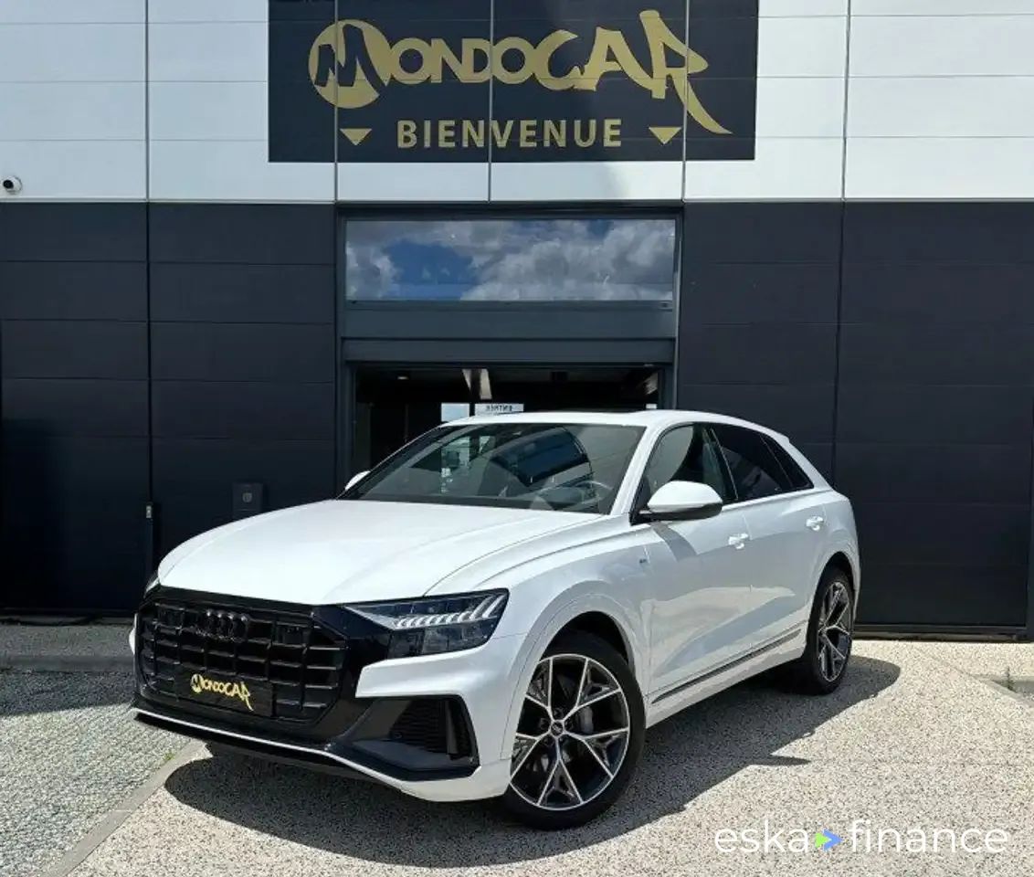 Finansowanie SUV Audi Q8 2021