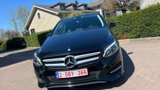 Financování Hatchback MERCEDES B 180 2015