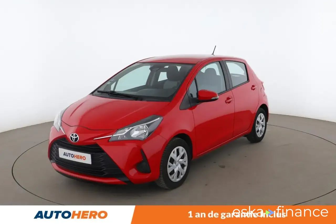 Lízing Hatchback Toyota Yaris 2017