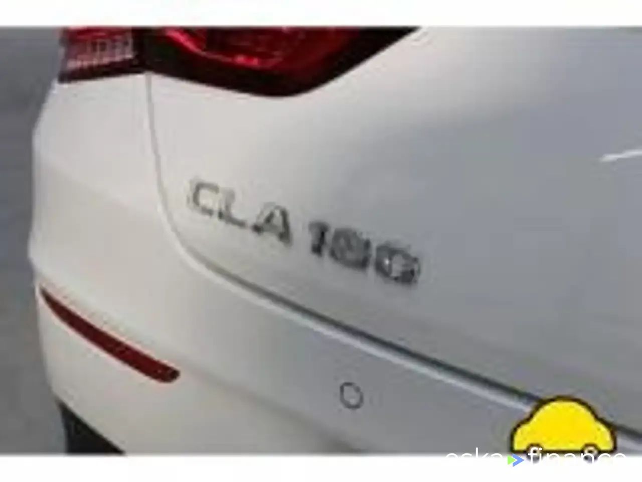 Lízing Sedan MERCEDES CLA 180 2020