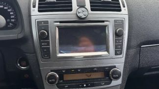 Lízing Sedan Toyota Avensis 2013