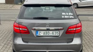 Financování Hatchback MERCEDES B 200 2012