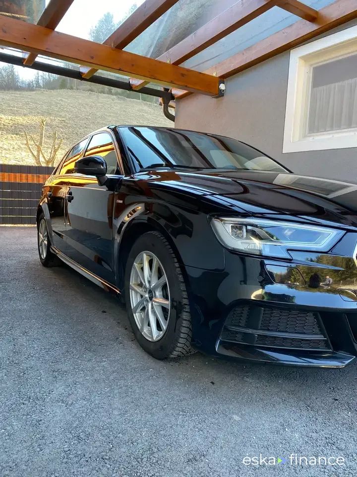 Lízing Hatchback Audi A3 2017