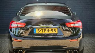 Lízing Sedan Maserati Ghibli 2014