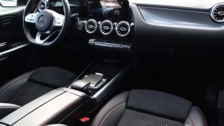 Lízing Hatchback MERCEDES B 200 2020
