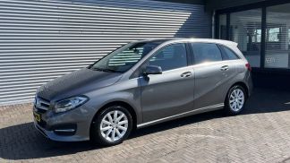 Lízing Hatchback MERCEDES B 180 2016