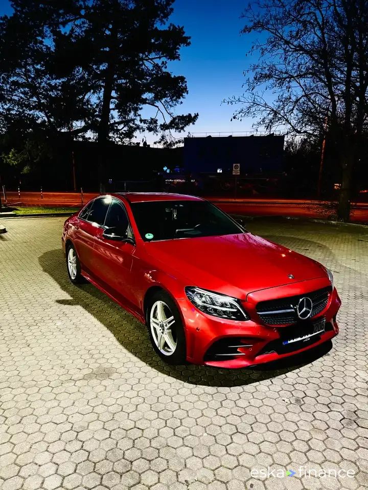 Financování Sedan MERCEDES C 220 2018